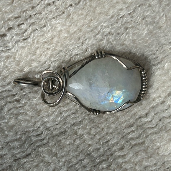 Sterling silver moonstone pendent. - Picture 8 of 8